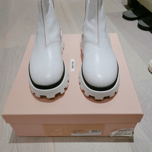 miu miu - Picture 1 of 8